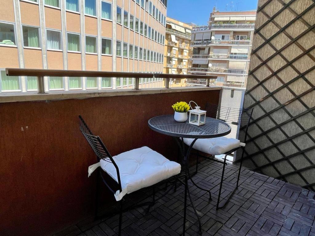 Forty1 Apartment Near Metro Cipro Roma Exterior foto